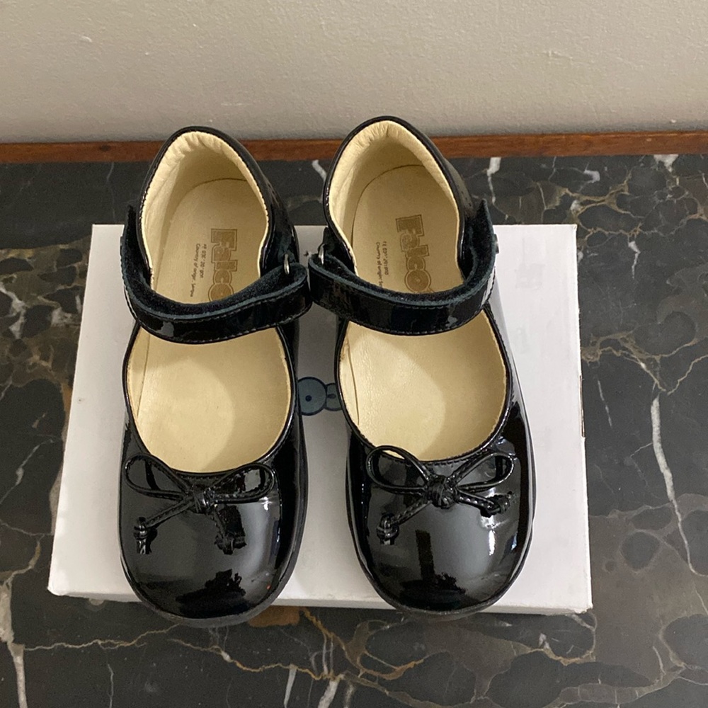 Falcotto Girl Shoe — Sz 9 NWOT